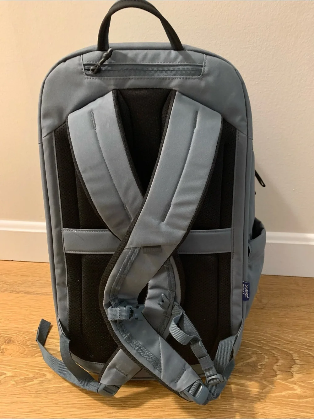 Thule color dark